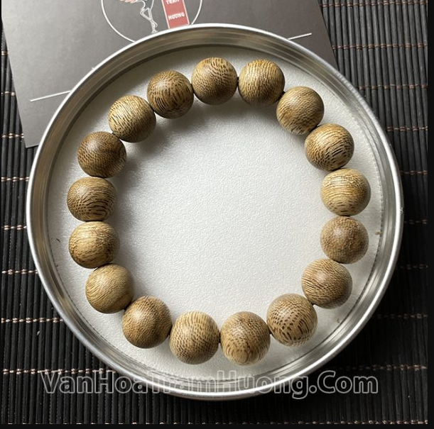 Vòng trầm tốc rừng 12 ly mùi thơm sống mạnh cho người sưu tầm.png